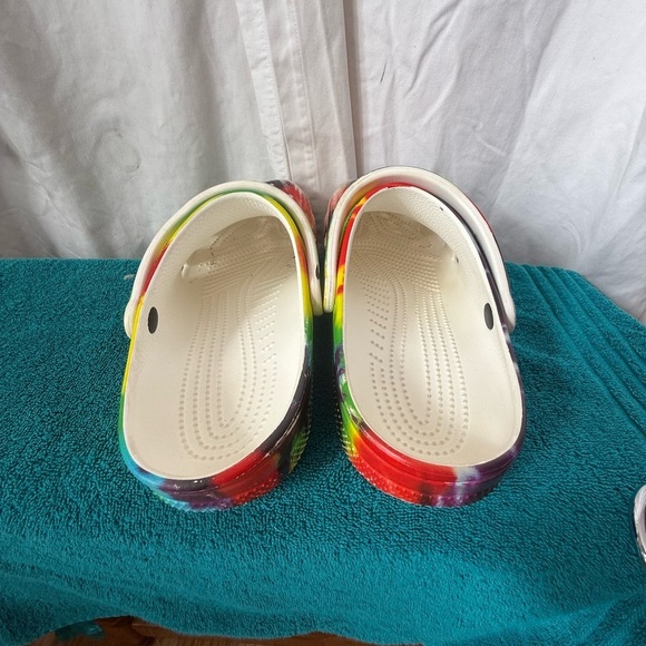 Crocs Classic Clog Tie Dye Rainbow Men's Sz 10 Womens Sz 12 - Picture 6 of 8